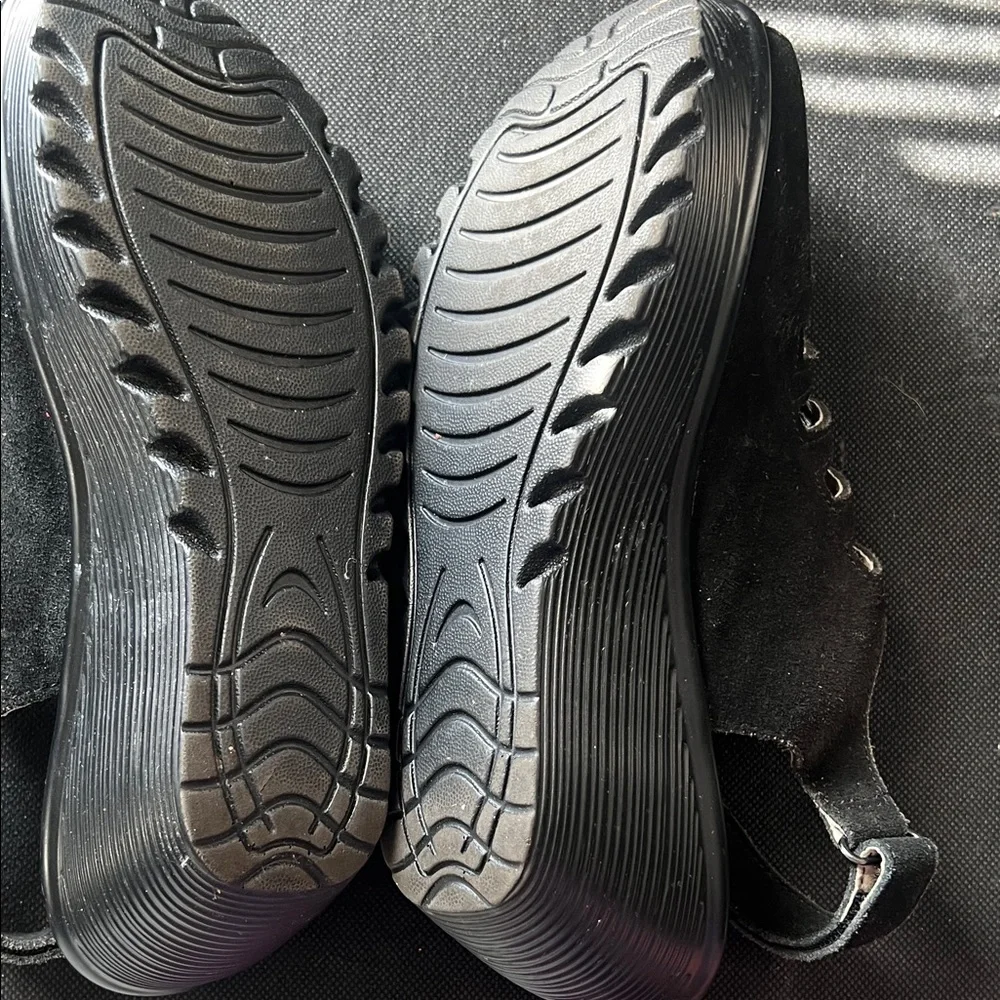 Skechers Women's Black Suade Strappy Wedge/Platform heel Memory Foam Sandals - Picture 5 of 8